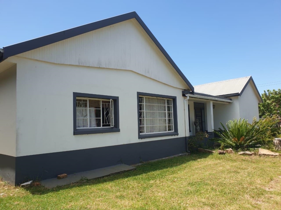 4 Bedroom Property for Sale in Humansdorp Eastern Cape